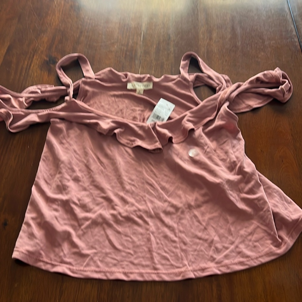 LA hearts off shoulder tank